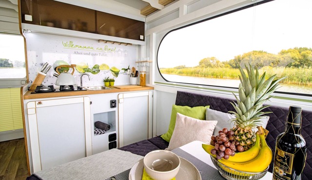 Moritz - a holiday home very close to the water - with a lakeside terrace in Berlin