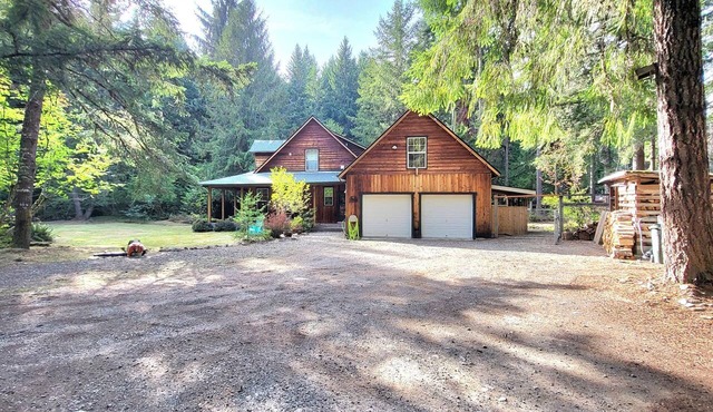 Mountain cabin - fun in all seasons! in Enumclaw