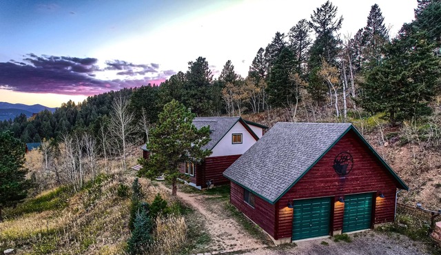 Mountain View Log Cabin in Black Hawk