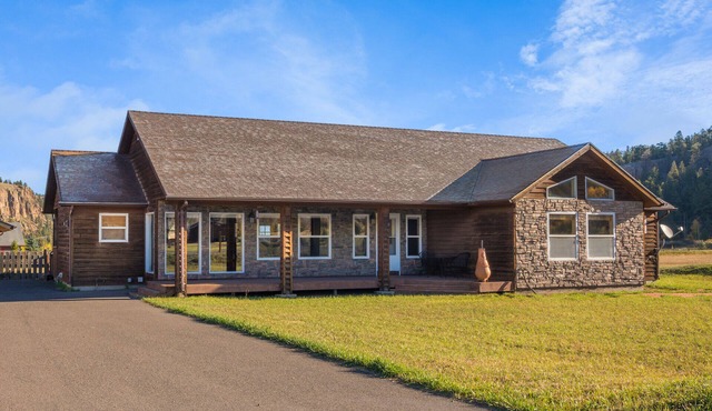Mtn Retreat | Pet-Friendly | Large Fenced Yard | Ping-Pong in South Fork