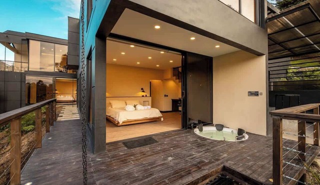 Nature Cabin with Spa Jacuzzi Steam Room in El Carmen de Viboral