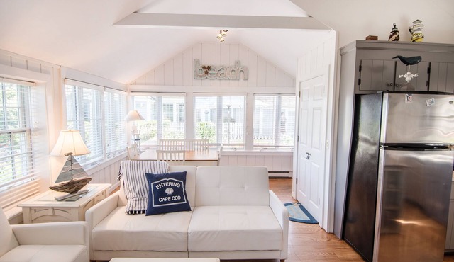 New Seabury Beach Cottage with stunning ocean views, steps to private beach in Mashpee
