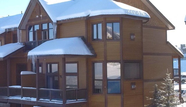 Northstar Chalet -Ski In/Ski Out, Private Hot Tub, Stay for 3 nights/Pay for 2* in Kimberley