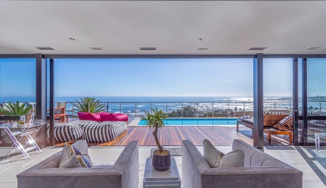 Ocean front, amazing beach & mountain views, incredible location - By Owner in Cape Town