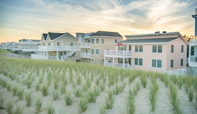 Oceanfront Oasis: Affordable Family-Friendly Duplex Apartment in Long Beach Township
