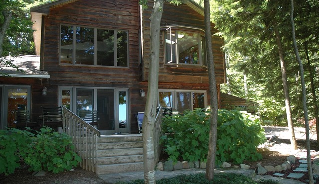 Omena Paradise on Traverse Bay Awaits! Private Beach! Summer 2026 Openings! in Omena