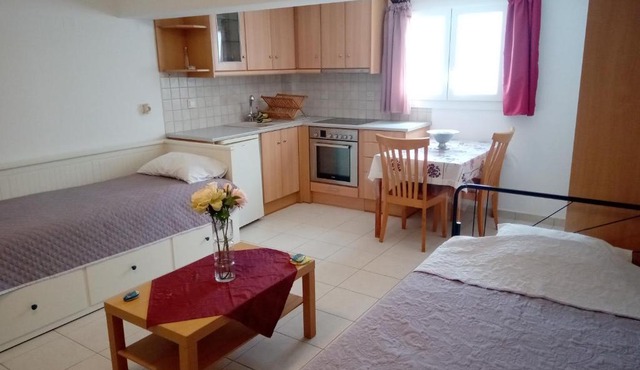 Panagos quiet hidden apartments in Argostoli