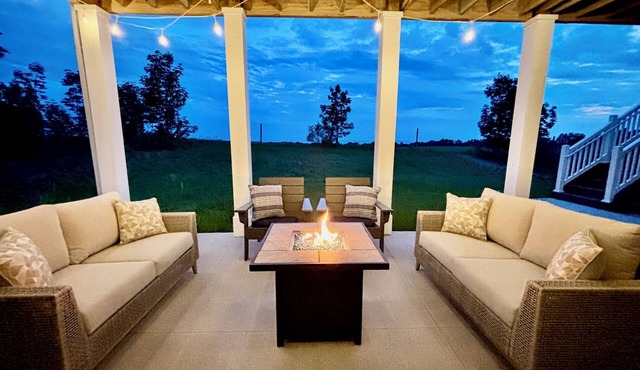 Panoramic Lake Michigan Views Luxury Retreat Near Suttons Bay in Northport