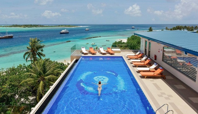 Paradise 4* Hotel - Rooftop Pool - Gardenview Room in Thulusdhoo