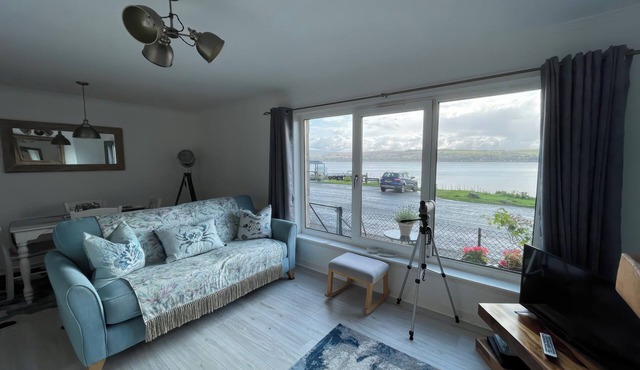 PIER VIEW, pet friendly, country holiday cottage in Dunoon in Dunoon