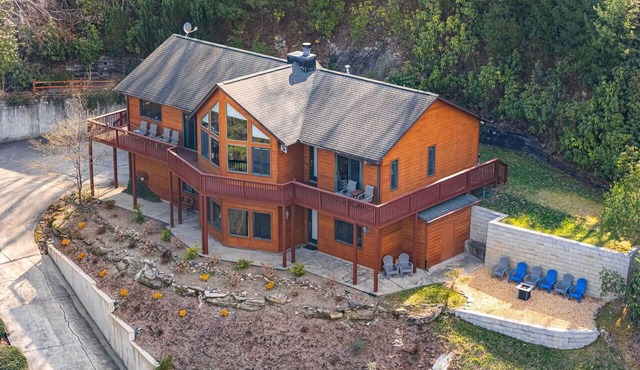 Pisgah View Cabin - Year round Mountain View - Convenient location in Hendersonville