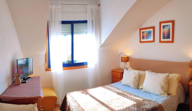 PRICELESS PENTHOUSE WITH SEA VIEWS, optional garage and WiFi. in Sanxenxo