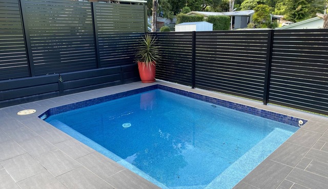 Private Room with ensuite close to Cairns centre airport & beaches. in Brinsmead