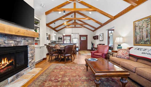 Private Spacious & Cozy 4 BR-4 Bath Cottage Near Ski Resorts, Northern MI Views in HARBOR SPRINGS