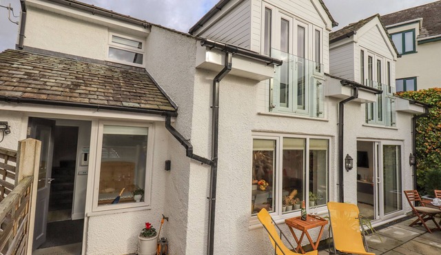 QUARRY END, with a garden in Bowness-On-Windermere in Windermere