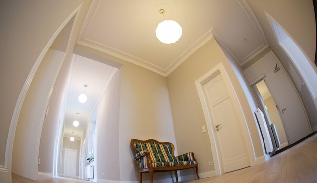 Refurbished old building for up to 10 people near the city center in AC