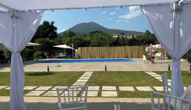 Relaxation with Jacuzzi and pool between Pompeii Amalfi coast, Sorrento and Capri in Trecase