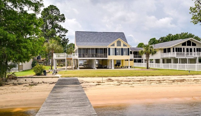 Relaxing 4 BR River Getaway w/Boat Dock! in Chocowinity