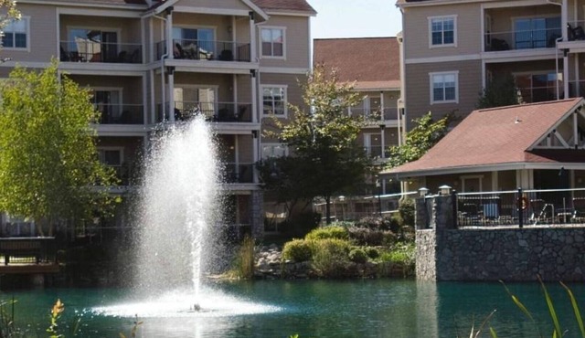 Relaxing Branson Getaway with Pools & Spacious 2BR Vacation Suite in Branson