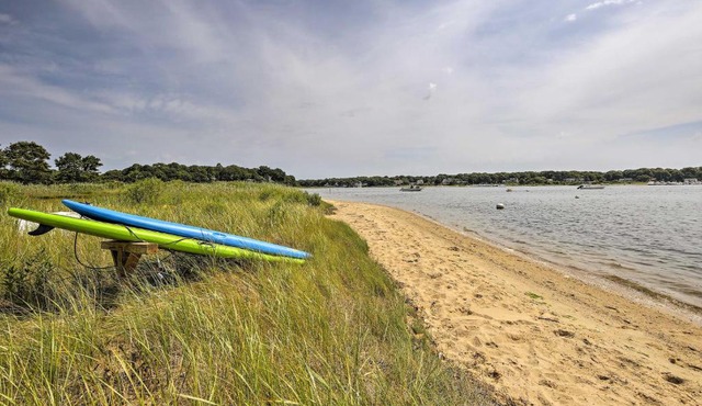 Renovated Cape Cod Home Walk to Beach and Downtown! in Falmouth