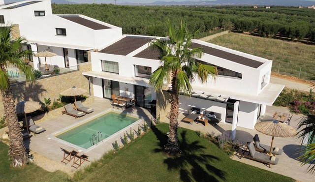 Rocky Villa – 2 Bedroom Private Pool, Garden & Nature Views | Halkidiki Retreat in Nea Propontida