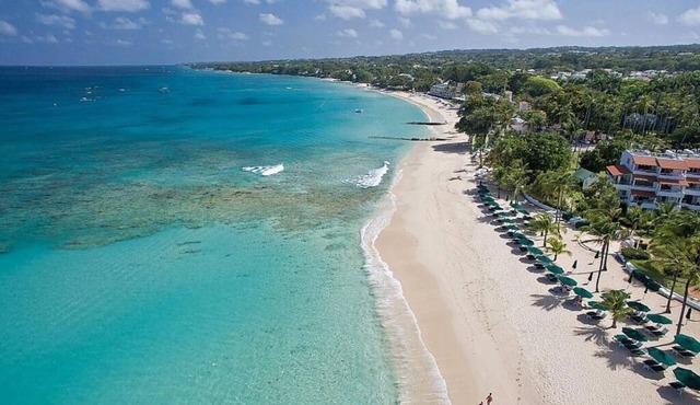 Sea La Vie, Stunning appointed spacious 3 bedroom apartment on the beach in Porters