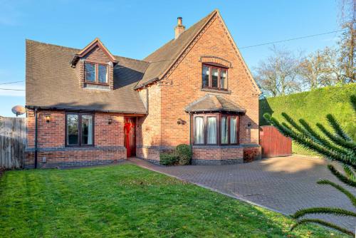 Silverwood Main House Modern Spacious - Pass the Keys in Telford