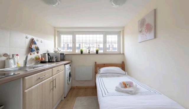 Simple Private Studio in Romford