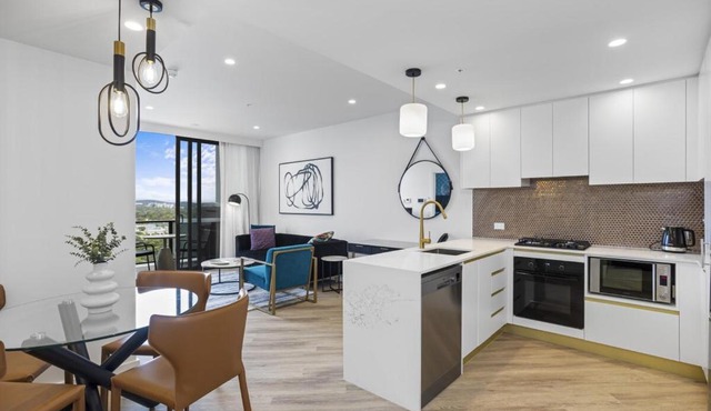 Southport Lux top floor apartment in Gold Coast