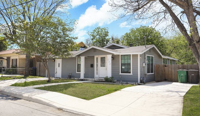 Spacious 4-bedroom house in welcoming San Antonio near trails, Pearl, Gardens in San Antonio