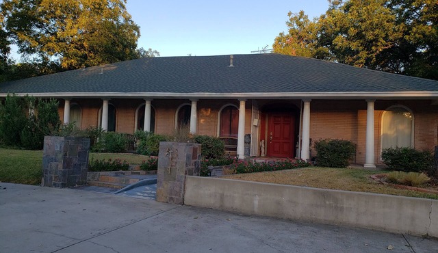 Spacious 5-bedroom 4-bathroom house in North Dallas near LBJ Freeway. in Dallas