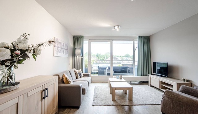 Spacious and luxurious first flloor apartment with balcony- Kaag (13) in Warmond
