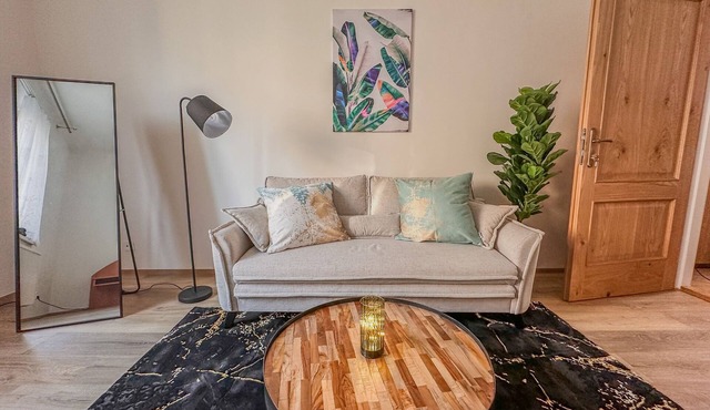 Spacious & Cozy Family Apartment. 3 Min Walk from Central Prague Riverside in Hlavní mesto Praha