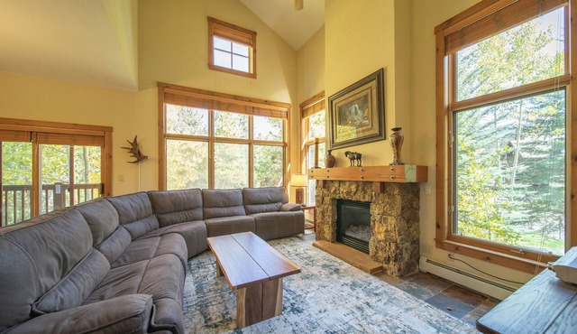 Spacious Townhome | 4BR + Lake & Winter Fun in Keystone