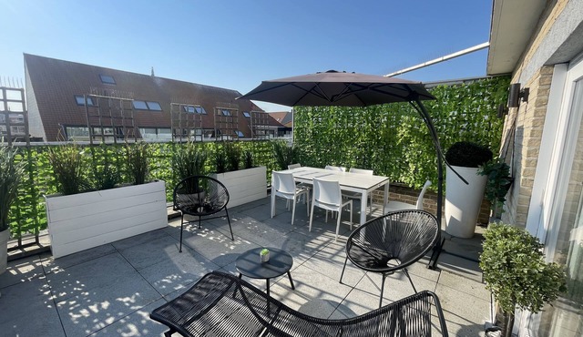 Splendid Penthouse Knokke center for 4 people with 2 large terraces in Knokke-Heist
