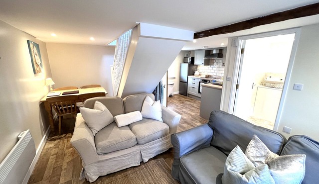 Stable Cottage - sleeps 4 guests in 2 bedrooms in Evesham