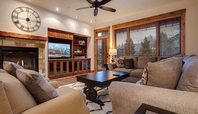 *Steps to Gondola* 5 Bedroom 5 Bath * in Steamboat Springs
