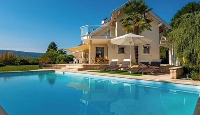 Stunning 5-Star Villa – Panoramic View of Lake Annecy – Pool, Hot Tub, and Sauna in Veyrier-du-Lac