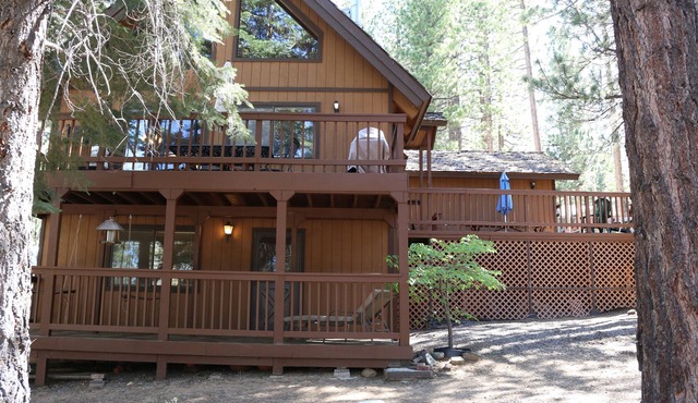Stunning Alpine Retreat in South Lake Tahoe! in South Lake Tahoe
