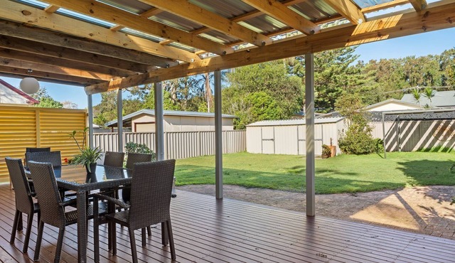 The Lazy Mimosa Beach Escape Fishing, Bikes & Cozy Firepit in Budgewoi