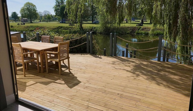 The Lily Pad Riverside Apartment in Bidford-on-Avon