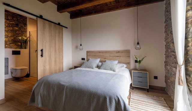 This rural apartment has 65m2, 3 bedrooms and 2 bathrooms, in addition to the kitchen-living room. in Aia