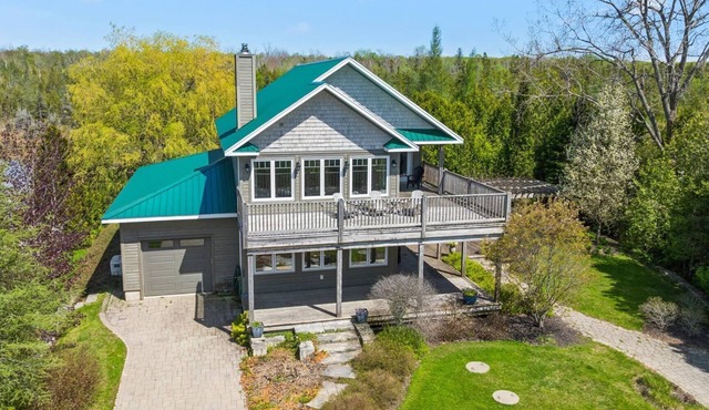 Topaz Beach Cottage | AC | Waterview in Wiarton