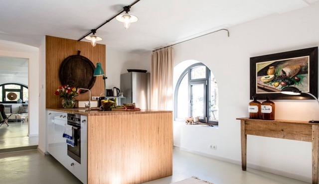 Villa B-new spirit in old walls: living luxuriously in the residential city of Gotha in Gotha