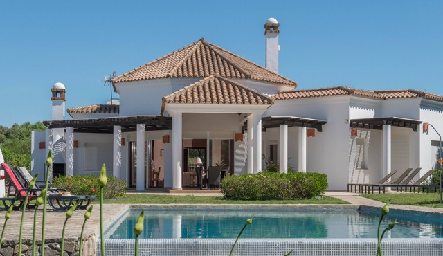 Villa Lila with Private Pool, Garden and Wi-Fi in Benalup Casas Viejas
