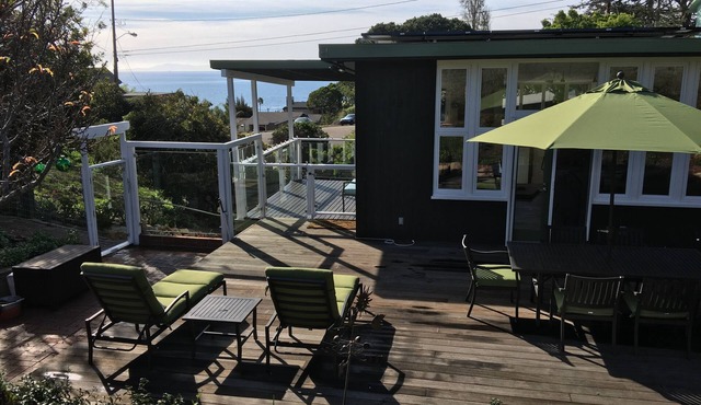 Villa Verde - Luxurious Ocean and Mountain View Villa in Summerland