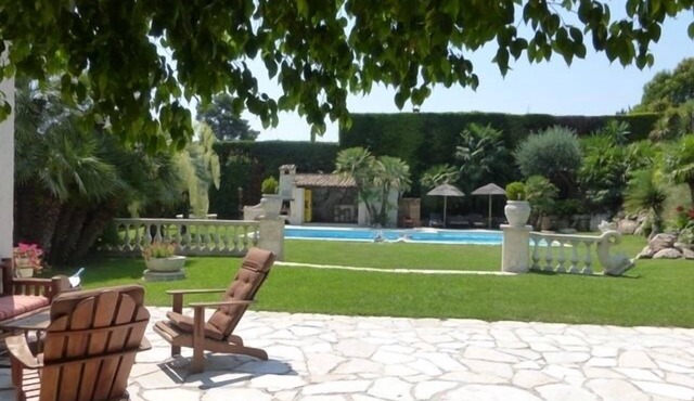 VILLA WITH POOL, GARDEN JUAN LES PINS in Antibes