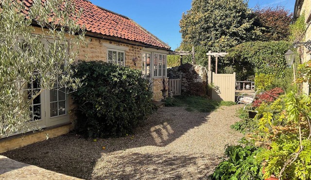 Well appointed, rural village getaway, close to Malton, York and the East Coast in York