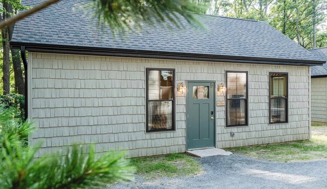 Witch Hazel - Upscale 2 Bedroom Villa at Petite Acres in New Buffalo