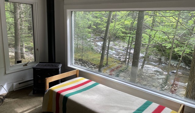 Woodstock Waterfall Cottage in Bearsville